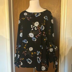 Black Floral flowy top